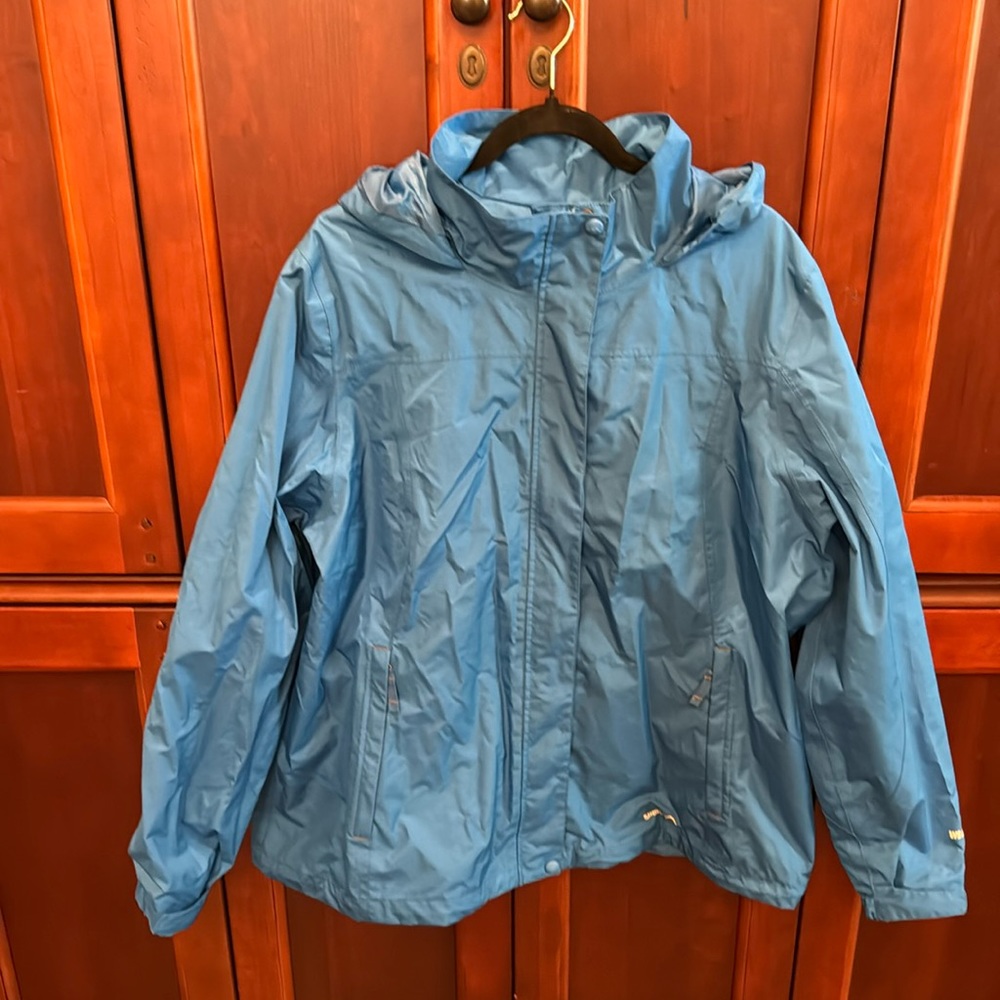 Eddie Bauer Women’s raincoat size XXL